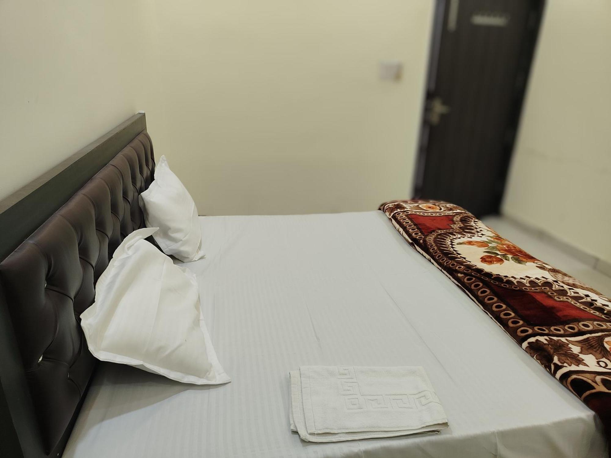 Hotel Dev International Khalilabad Exterior photo